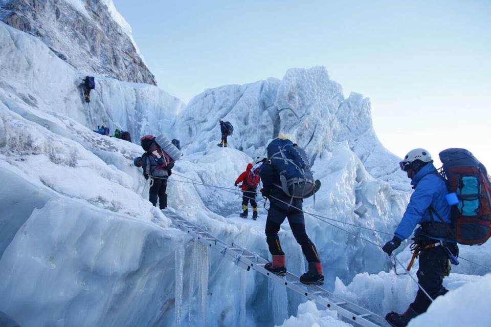 Indian Army Mountaineers Successfully Scale Mount Everest on 18 May 2016