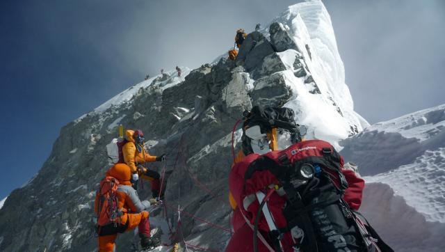 Apart From Intimidating Heights, Mt. Everest Climbers Beware Of Oxygen Tank Crooks