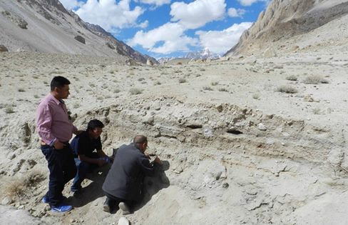 Ancient Camping Site Dating 8500 BC Discovered By ASI On The Way To Saser La to Ladakh at 14,000 Feet Above Sea Level